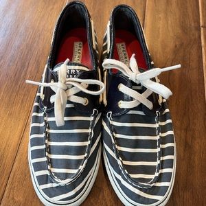 Woman’s sperrys navy striped boat shoe size 9.5